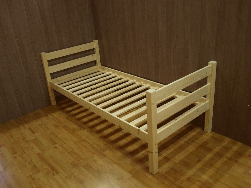 Market del Legno: Letto singolo Vittorio in legno di abete grezzo materasso  di cm.80x190